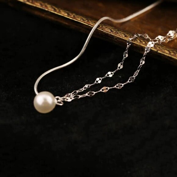 Elegant Silver Bracelet with Pearl Accent - Picture 2 of 4